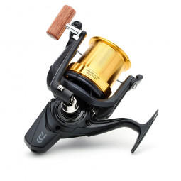 DAIWA 23 Emblem 45 SCW QD-OT kaprový navijak